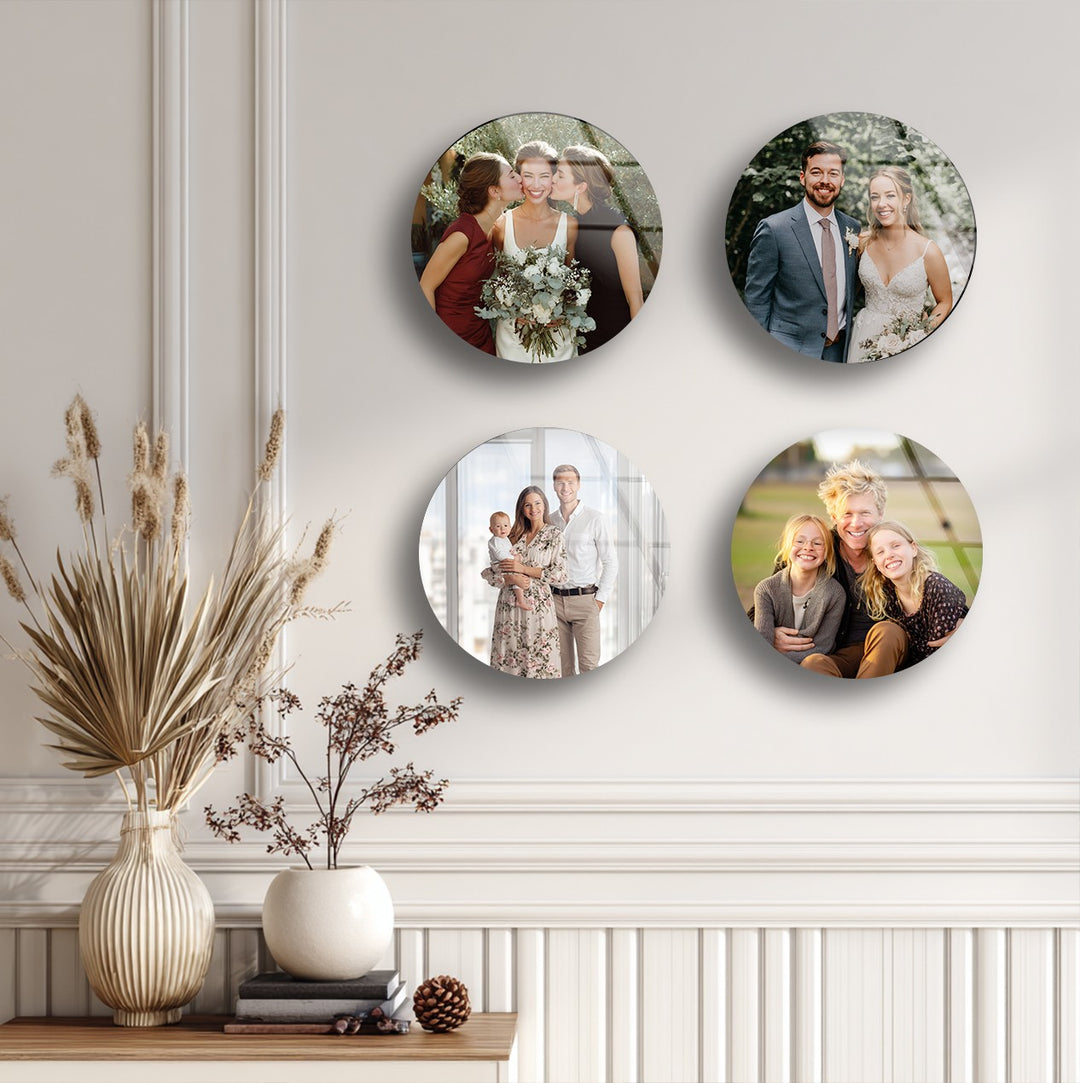 Custom Wedding & Family Round Glass Wall Art Set – Personalized Elegance