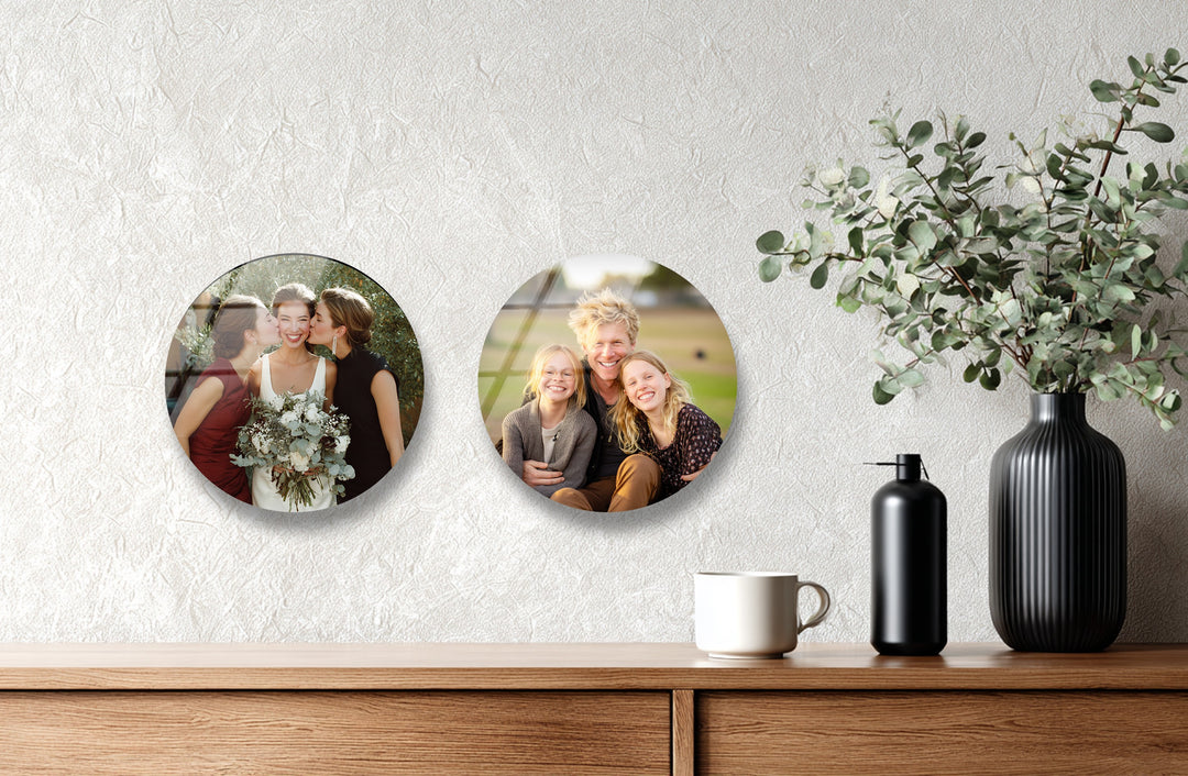 Custom Wedding & Family Round Glass Wall Art Set – Personalized Elegance