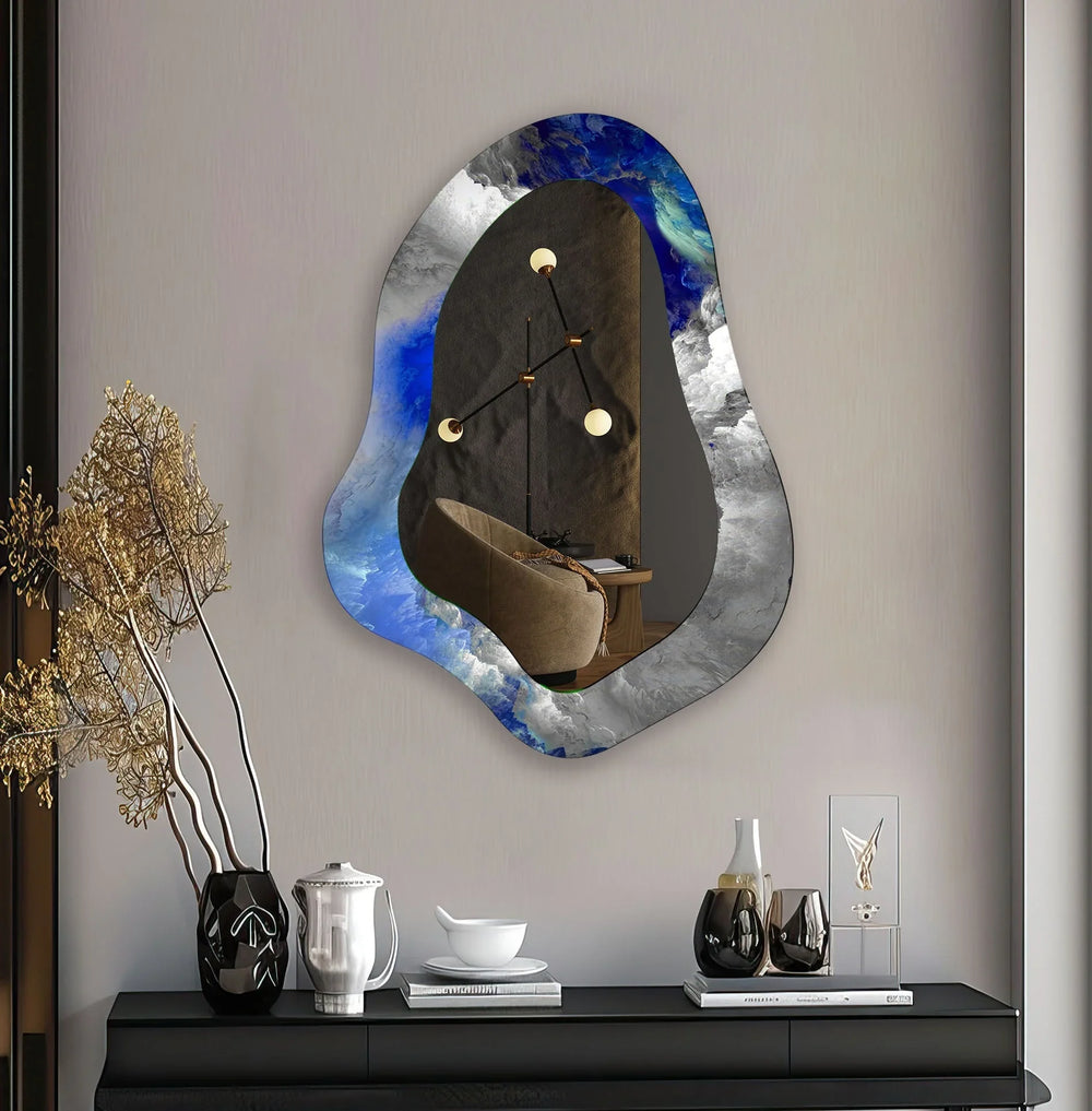 Mirror wall decor combining reflective surfaces and artistic shapes for a stunning focal point