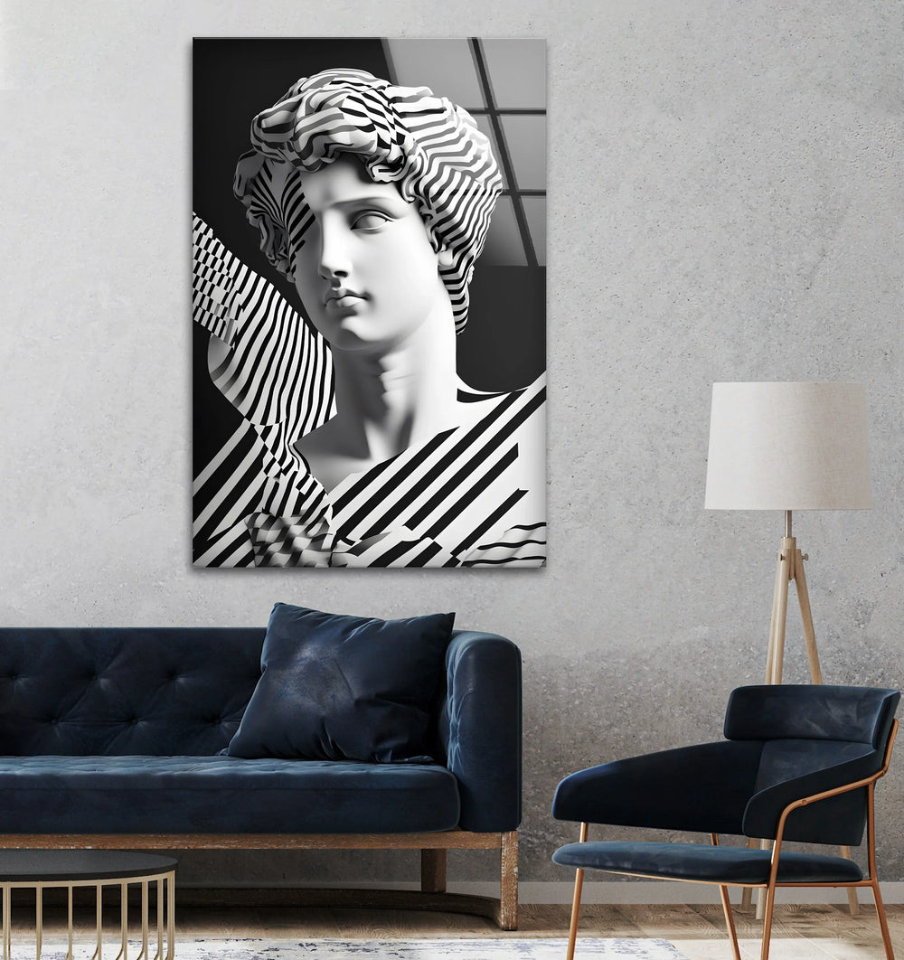 Contemporary Glass Art: Abstract sculpture design featuring bold black and white stripes for a powerful, modern touch.