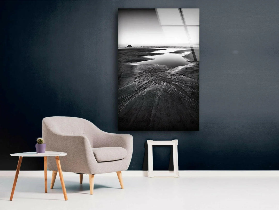 Stunning beach photography in monochrome, offering an elegant and peaceful atmosphere for your walls.