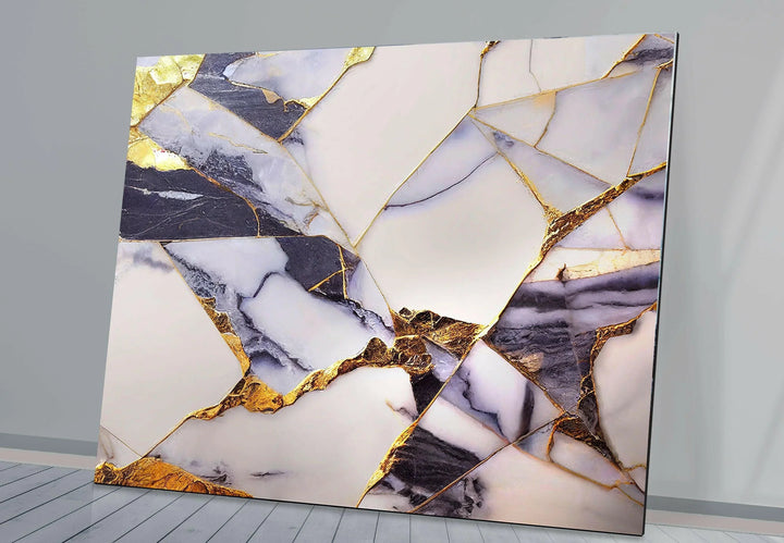a picture of a white and gold marble wall