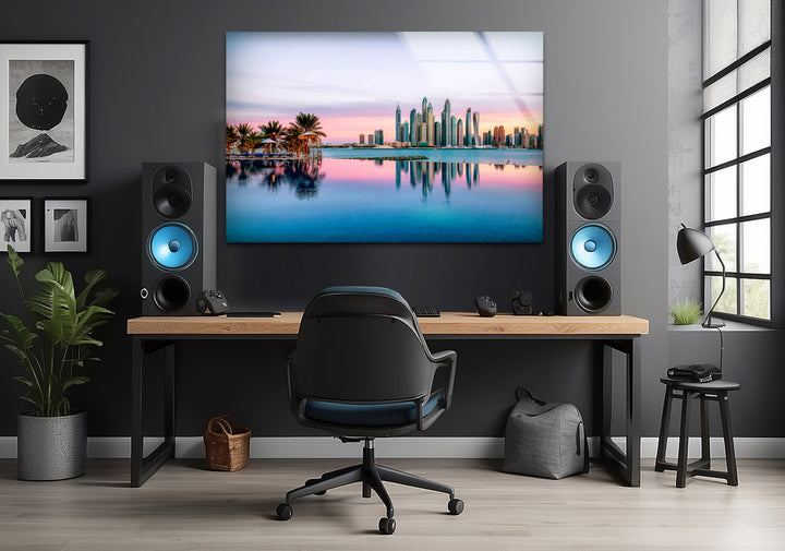 Glaswandkunst mit der Skyline von Dubai – Majestätischer Blick auf die berühmte Palm Jumeirah und die Wolkenkratzer