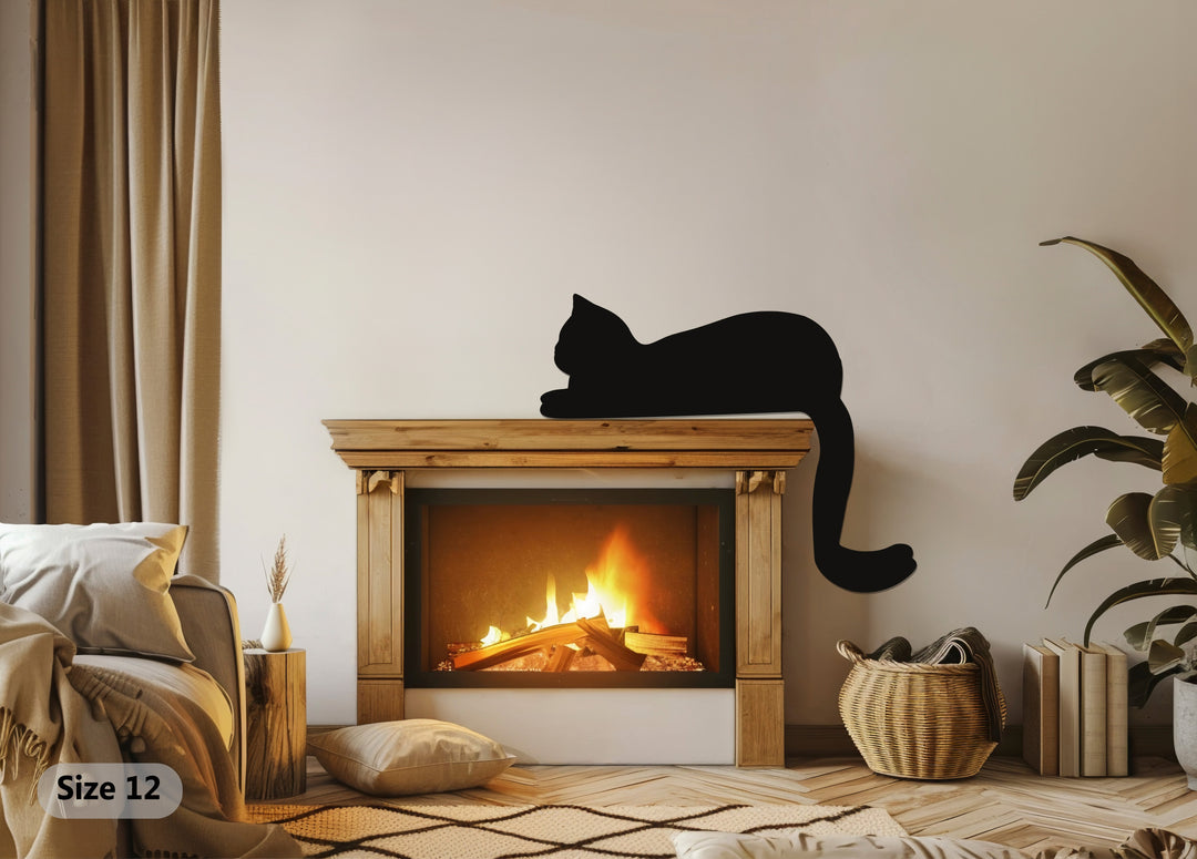 قطة مسترخية – ديكور مدفأة معدني بسيط