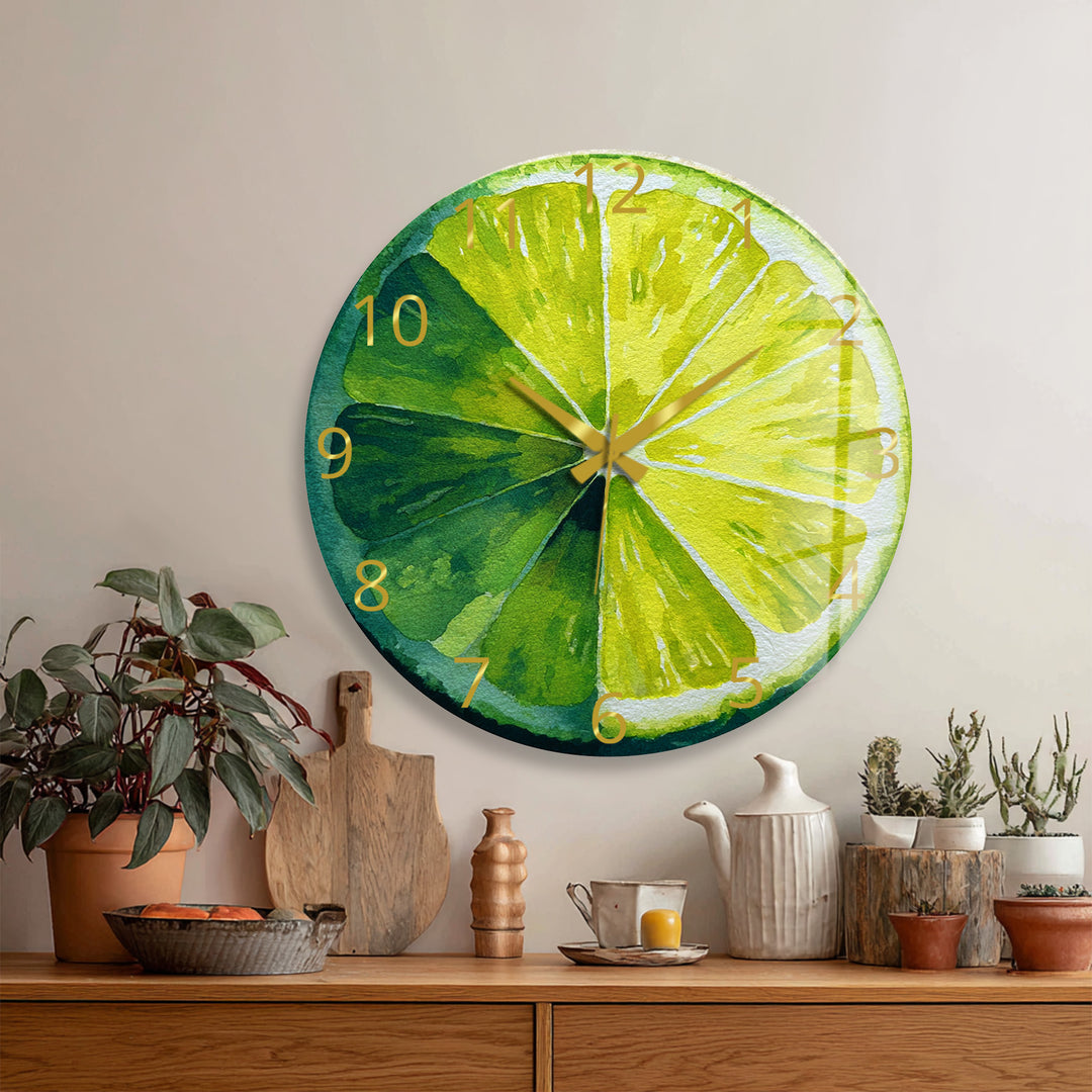 Limettenscheiben-Wanduhr aus Glas – Küchendekoration mit frischen Zitrusfrüchten