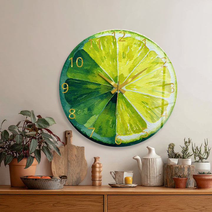 Limettenscheiben-Wanduhr aus Glas – Küchendekoration mit frischen Zitrusfrüchten