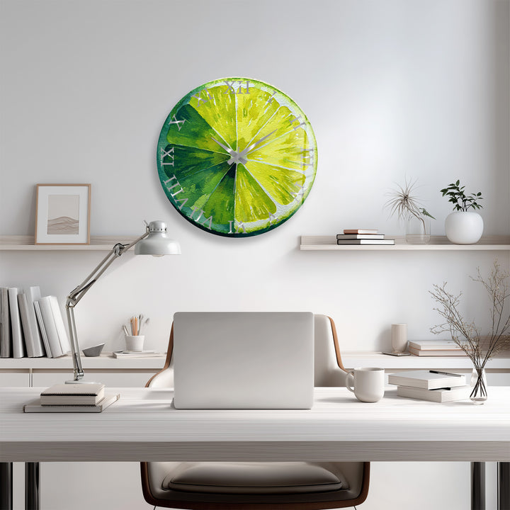 Limettenscheiben-Wanduhr aus Glas – Küchendekoration mit frischen Zitrusfrüchten