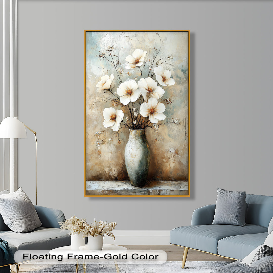 Elfenbeinfarbene Blütenblätter in antiker Vase – Elegantes Blumenölgemälde