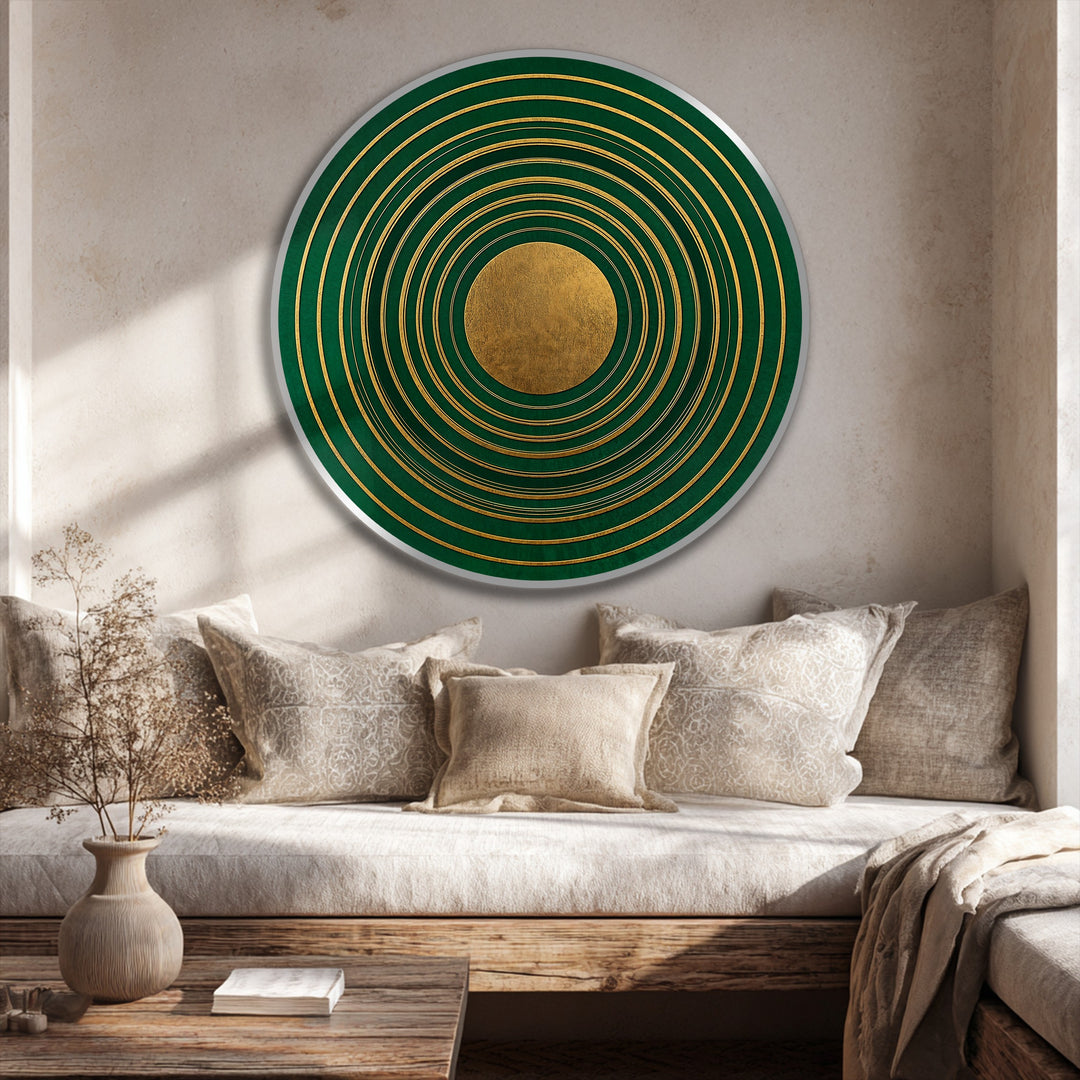 Featuring exquisite oil painting decoration, the Emerald Orbit Rings present a central gold and emerald geometric design with concentric rings, creating a luxe round focal point.