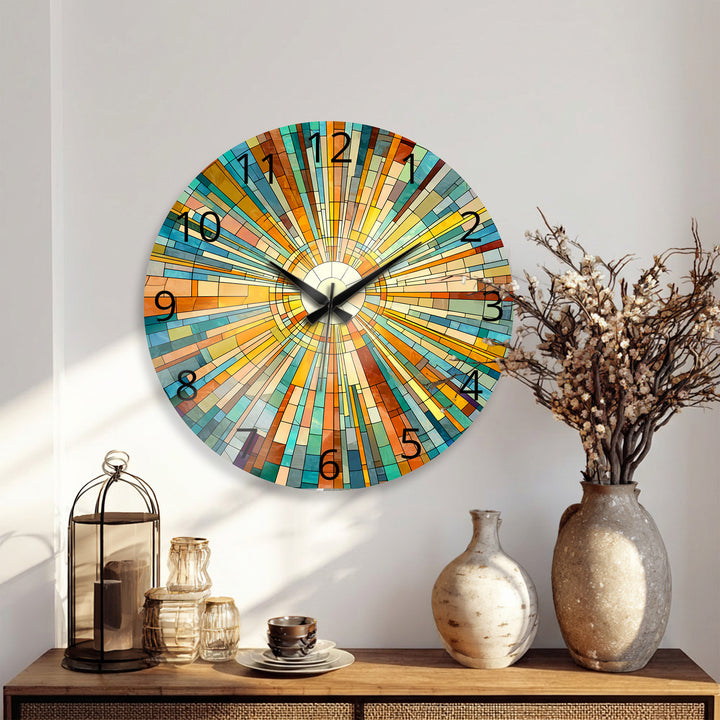 Geometrische Sunburst-Glaswanduhr – Bunte Mosaikkunst