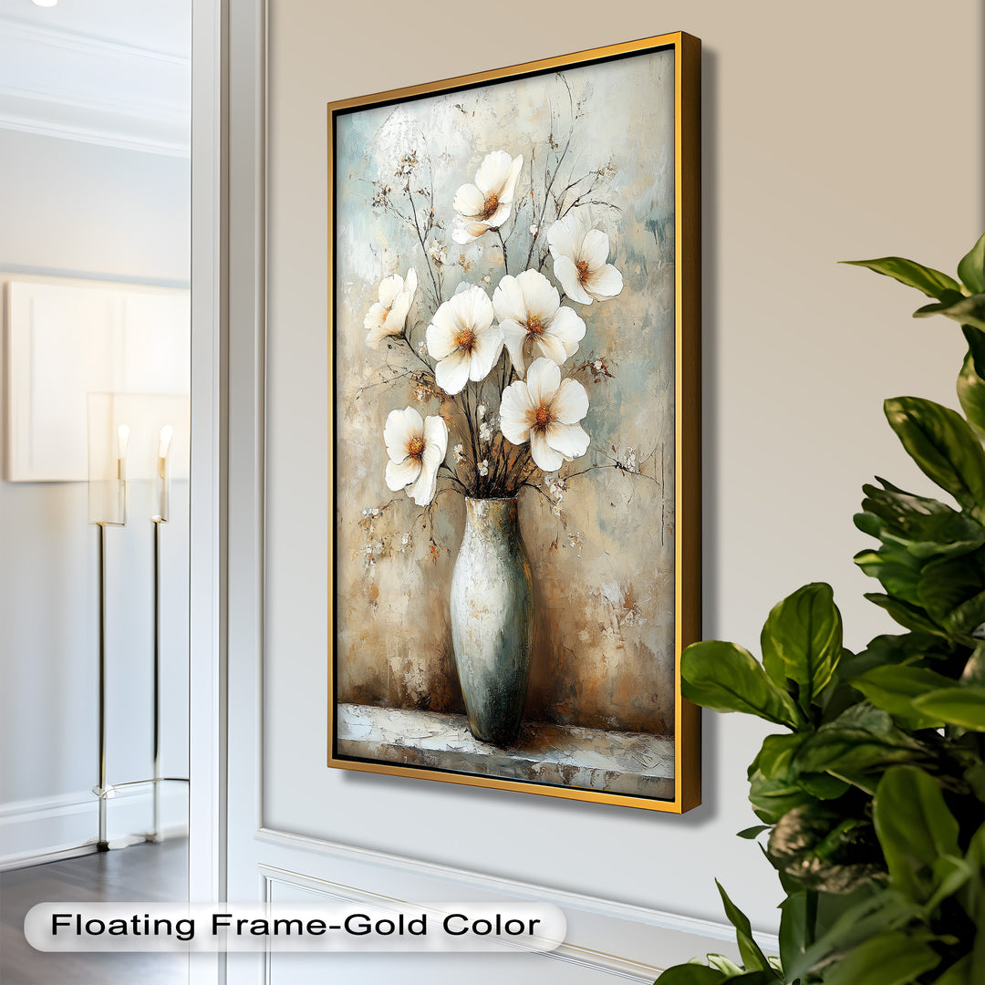 Elfenbeinfarbene Blütenblätter in antiker Vase – Elegantes Blumenölgemälde