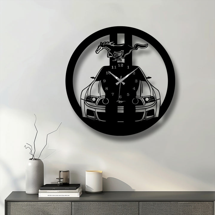 Showcasing the realistic detail, this wild mustang metal wall clock features muscle car style with precise decoration wall art, creating a striking and stylish timepiece.