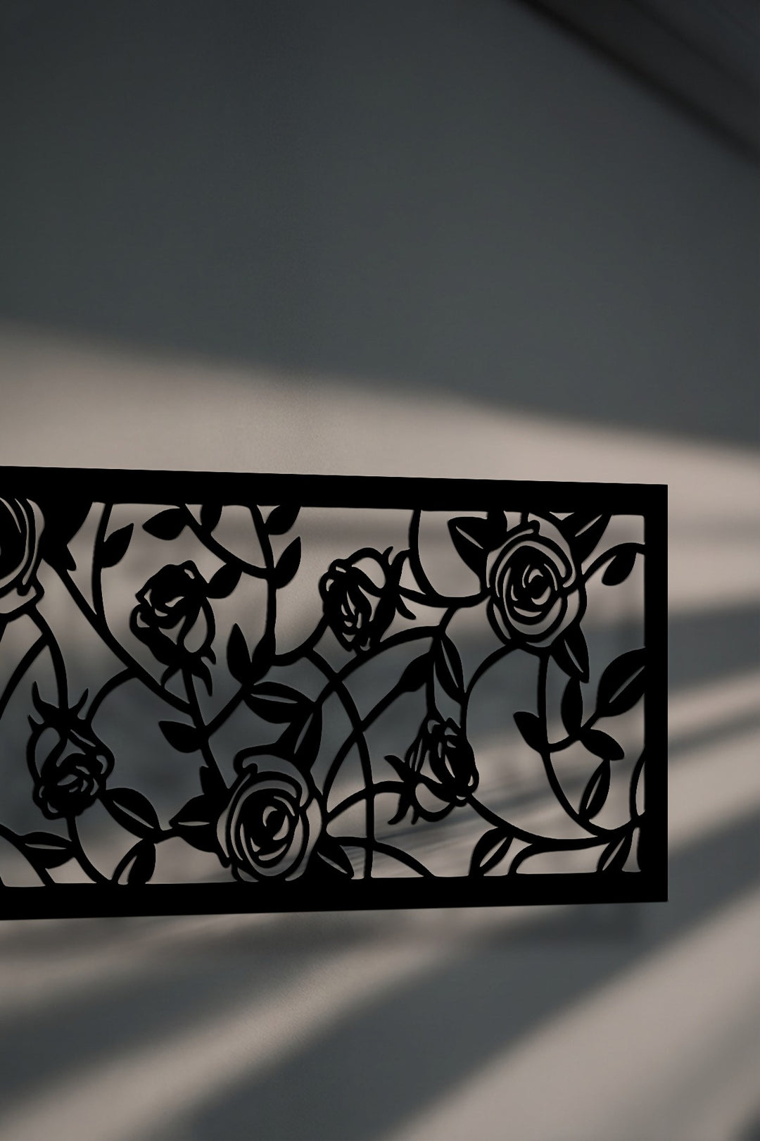 Rose Garden Metal Wall Art – Elegant Floral Vine Panel