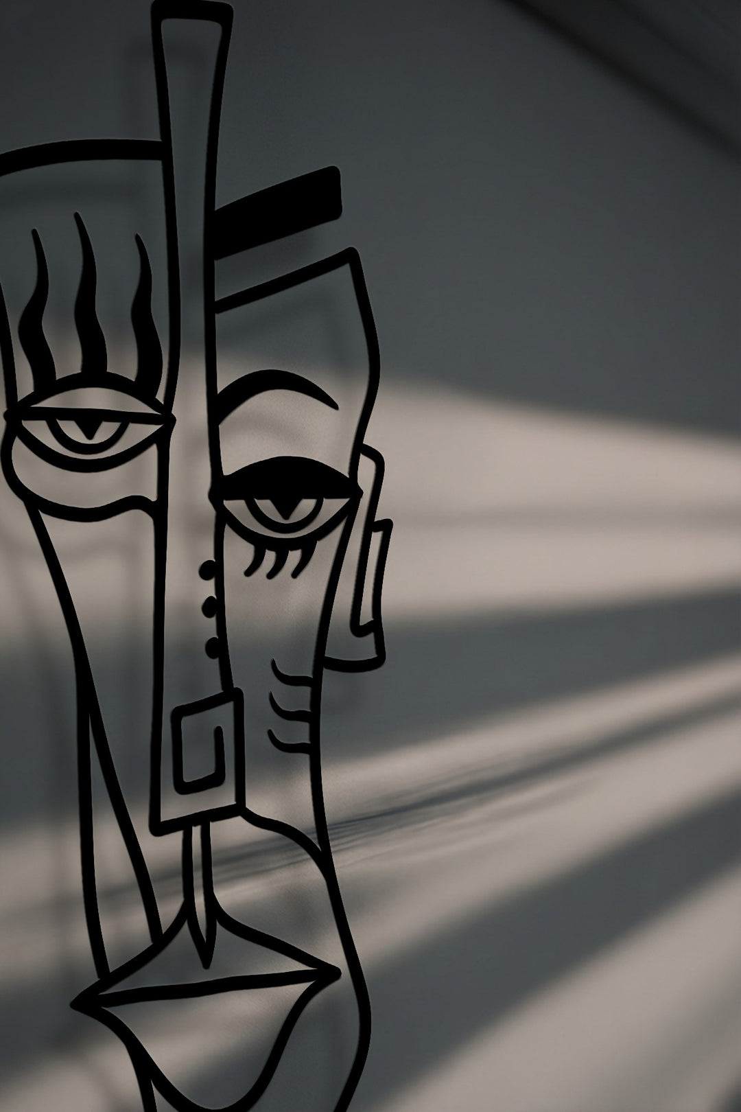 Abstract Tribal Face Metal Wall Art – Modern Mask Decor