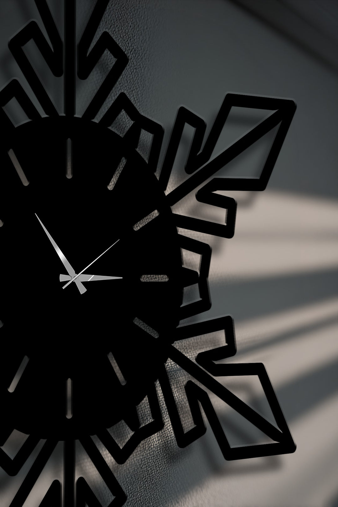 Snowflake Geometric Metal Wall Clock – Modern Winter Design