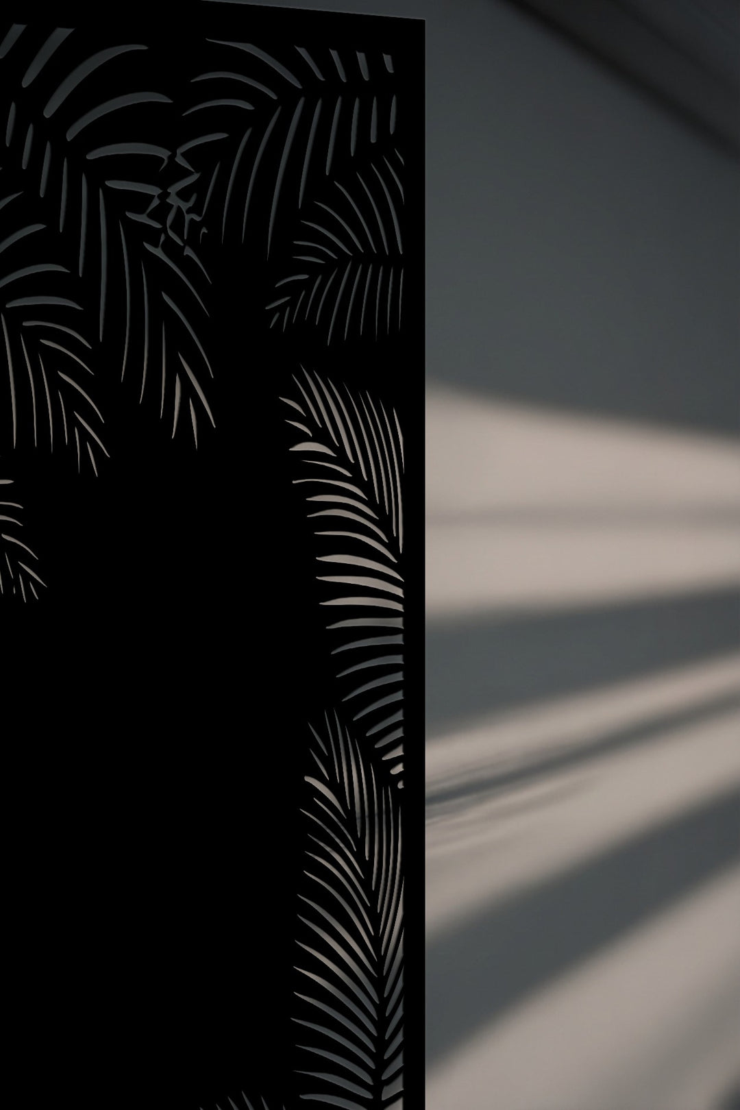 Tropical Palm Silhouette – Minimal Botanical Metal Wall Art
