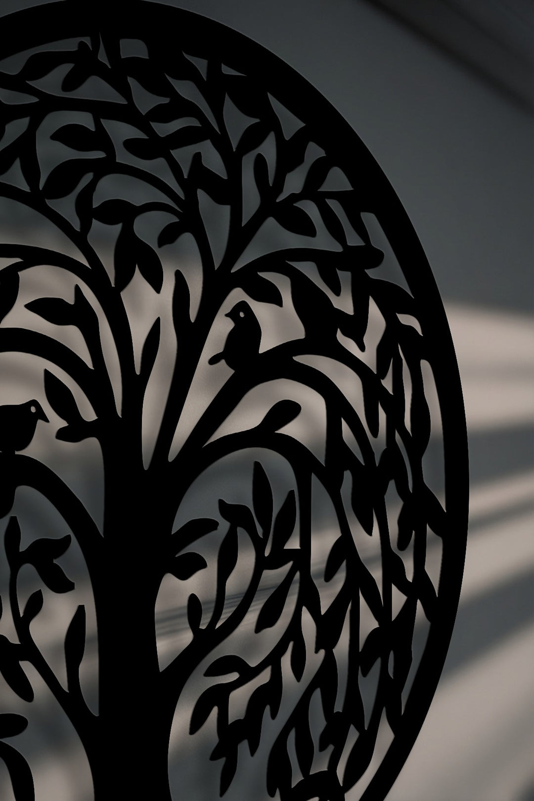 Tree of Life Round Metal Wall Art – Nature-Inspired Circular Silhouette Decor