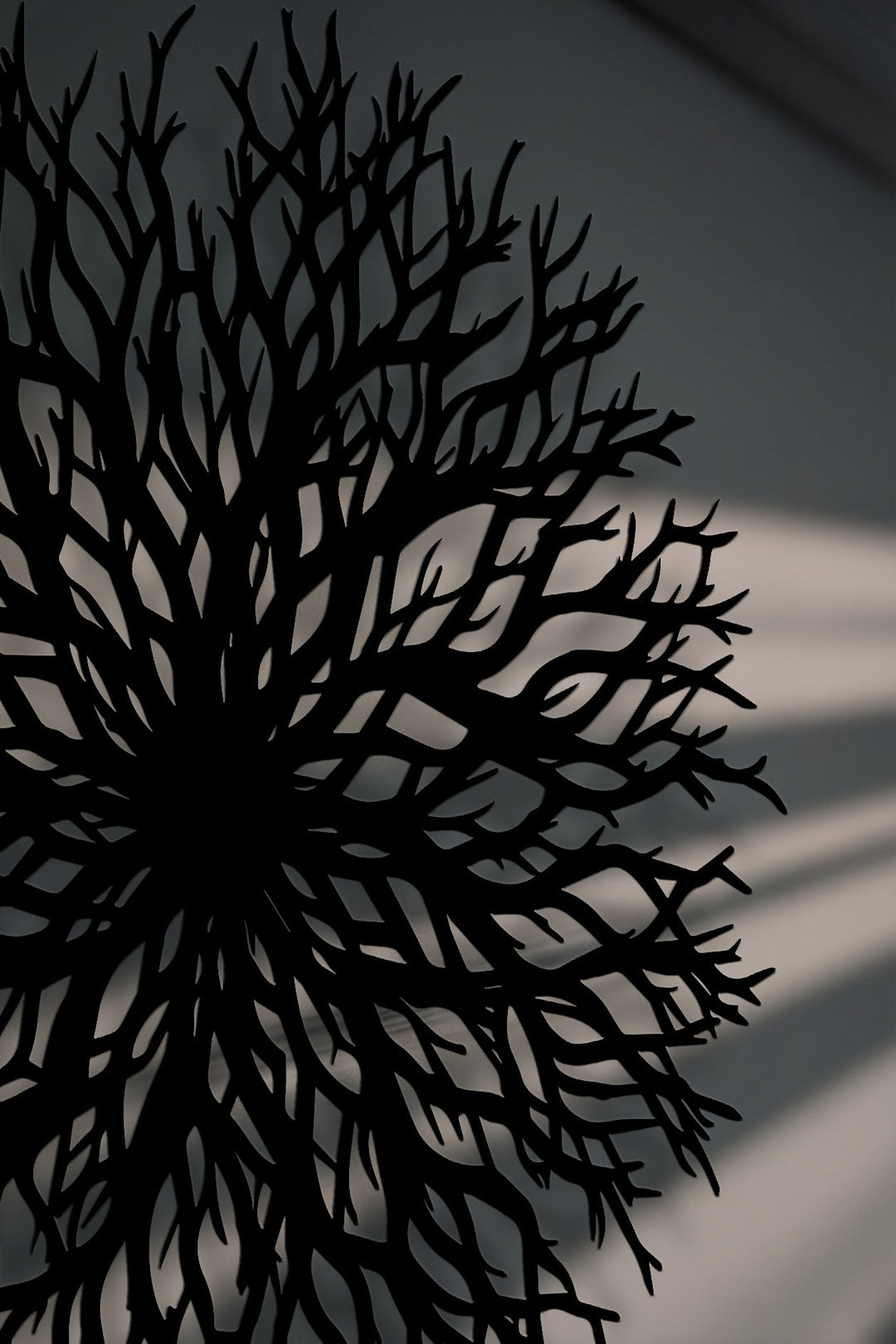 Abstract Branch Burst Metal Wall Art – Organic Radial Design Decor