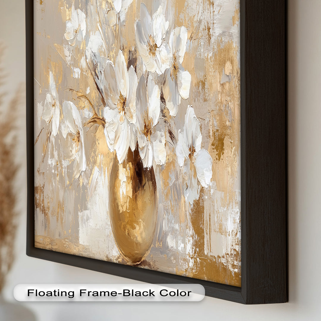 Goldene Vase mit weißen Blüten – Neutrales Blumenölgemälde