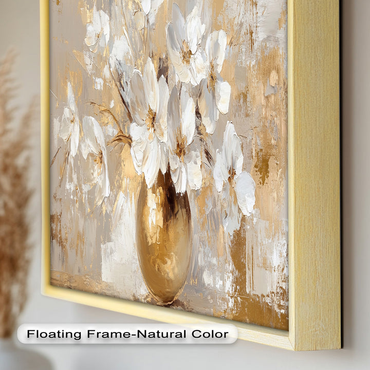 Goldene Vase mit weißen Blüten – Neutrales Blumenölgemälde