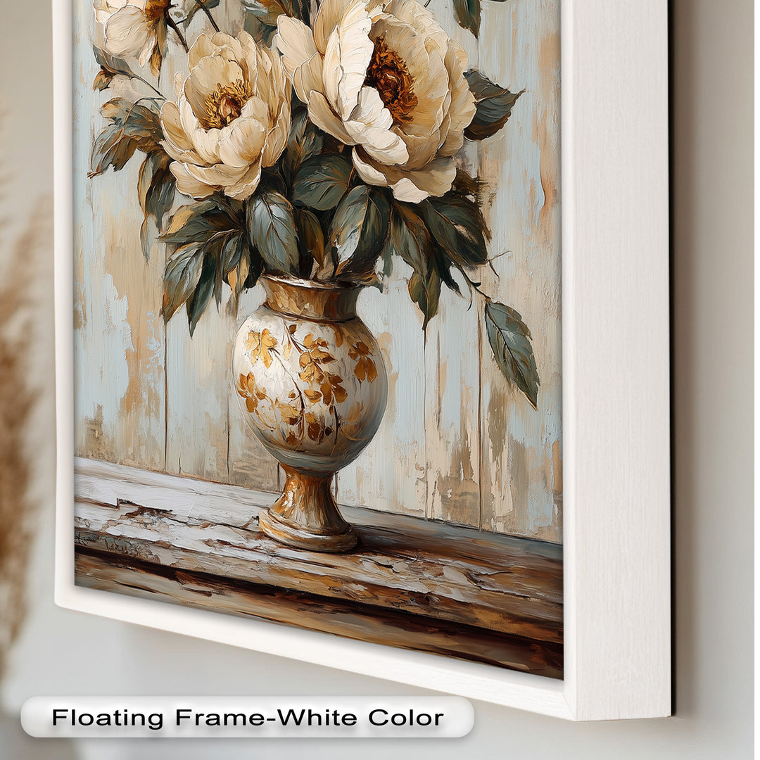 Cremefarbene Pfingstrosen in verzierter Vase - Blumenölgemälde
