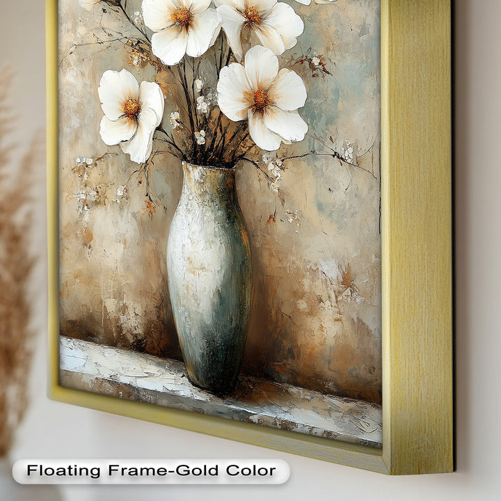 Elfenbeinfarbene Blütenblätter in antiker Vase – Elegantes Blumenölgemälde
