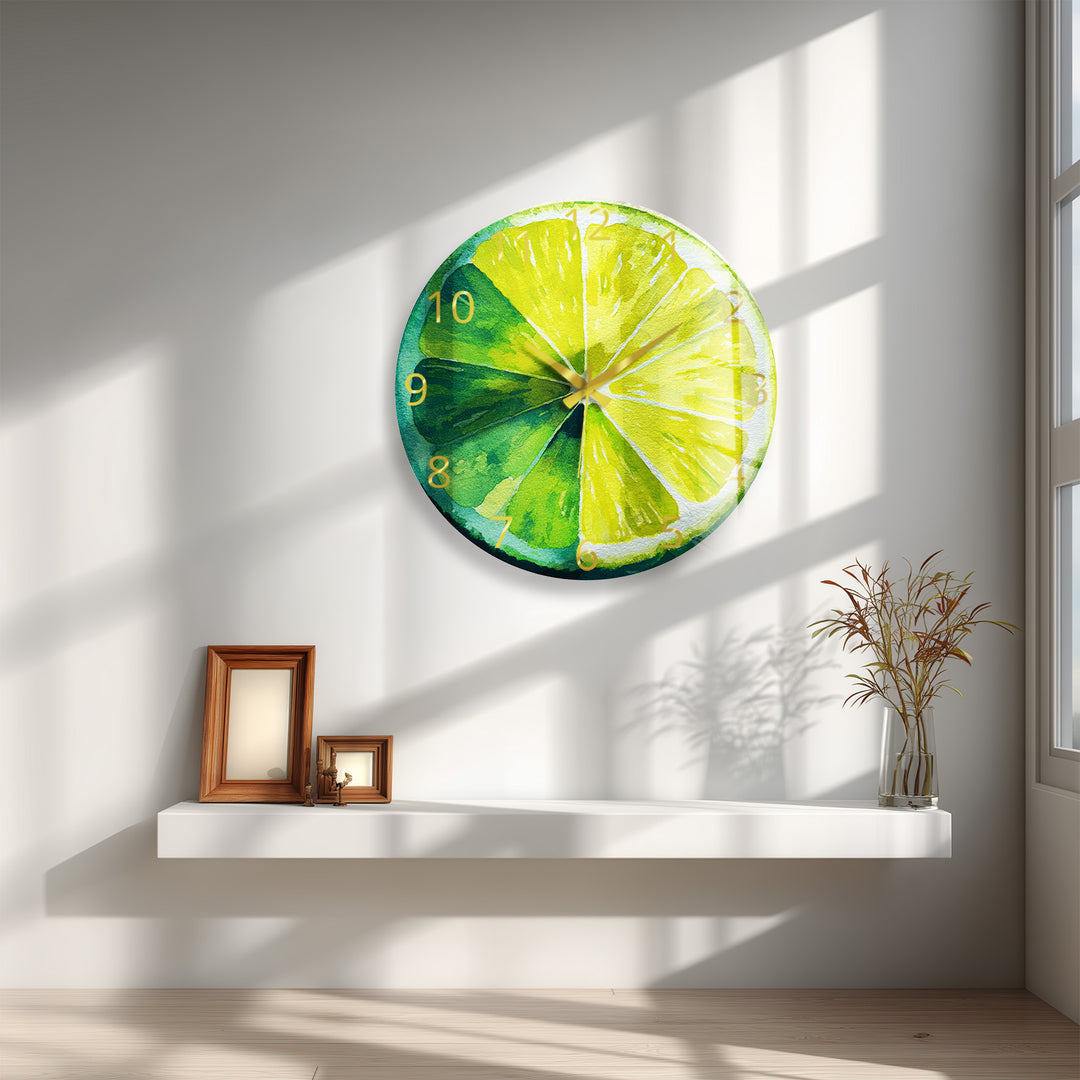 Limettenscheiben-Wanduhr aus Glas – Küchendekoration mit frischen Zitrusfrüchten