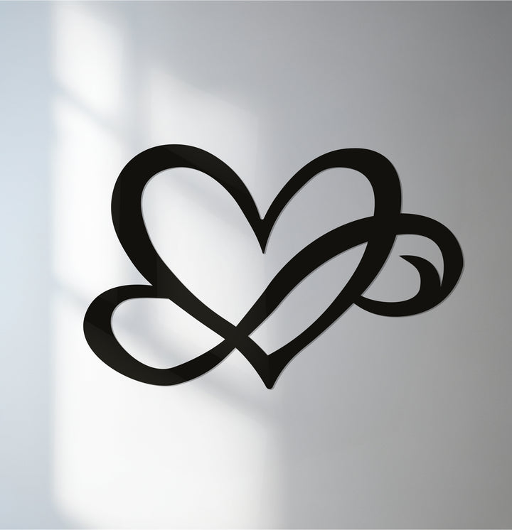 Intertwined hearts metal wall art for romantic home décor