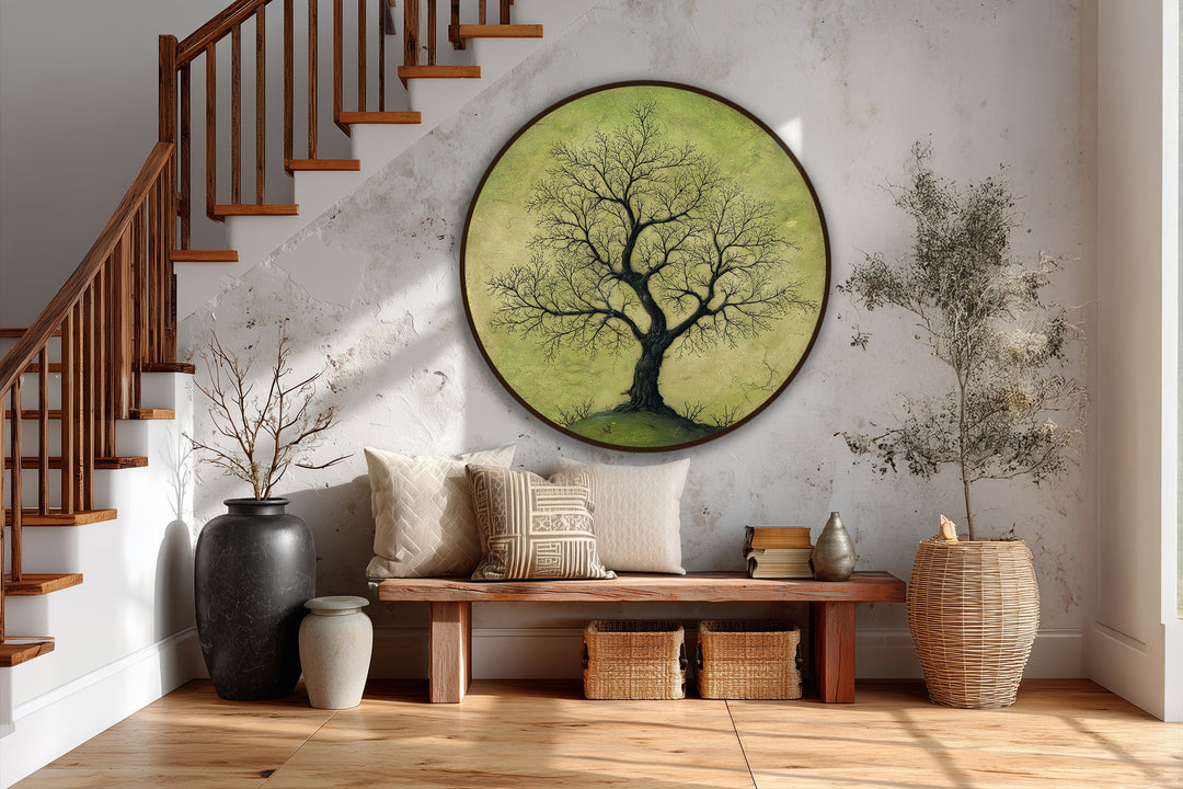 Árbol solitario con ramas sobre un suave suelo verde – Redondo inspirado en la naturaleza Cuadro al óleo