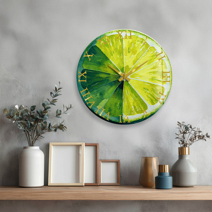 Limettenscheiben-Wanduhr aus Glas – Küchendekoration mit frischen Zitrusfrüchten