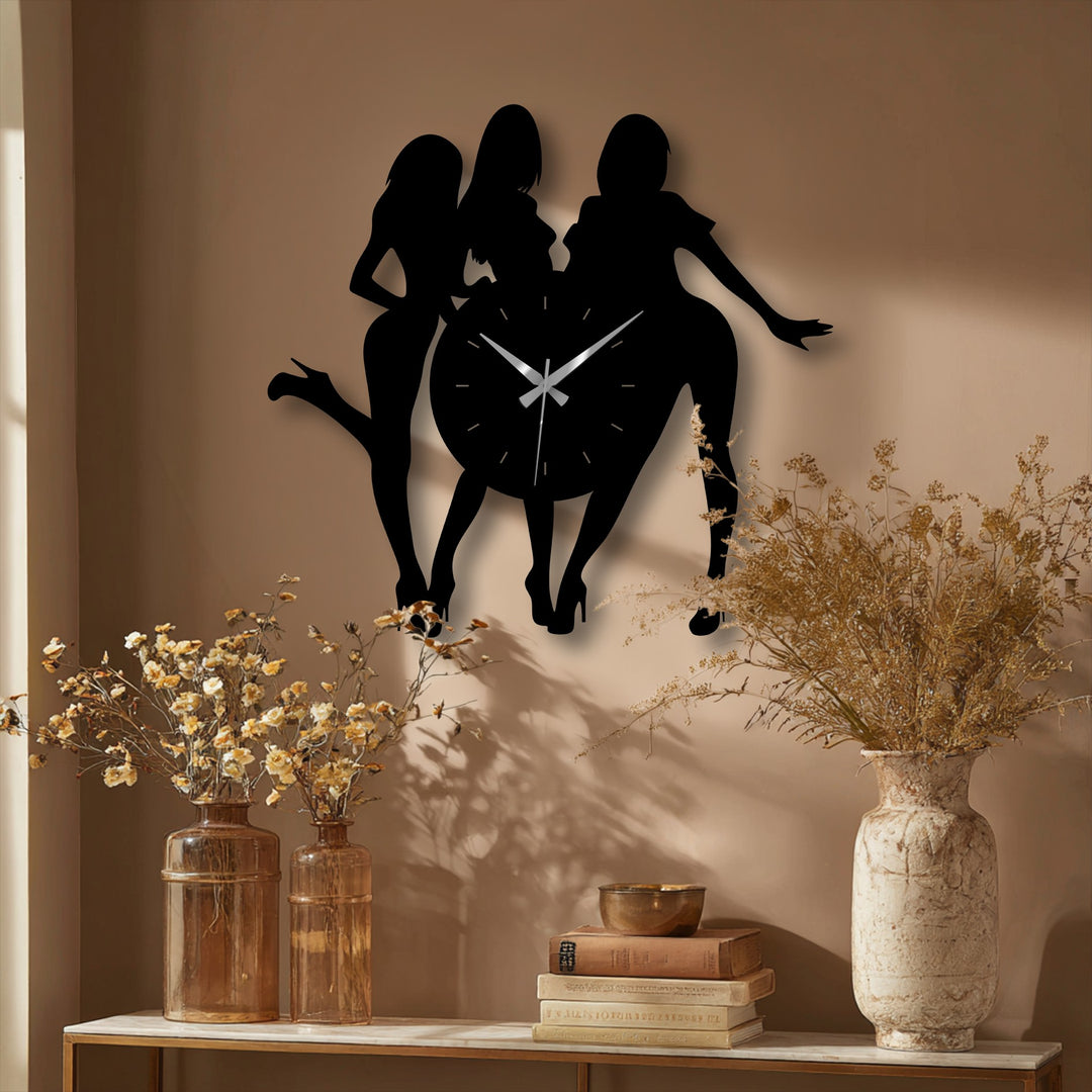 Transitional brown hues subtly complement the decoration wall art of this silhouette metal wall clock, presenting a stylish and modern figure design.