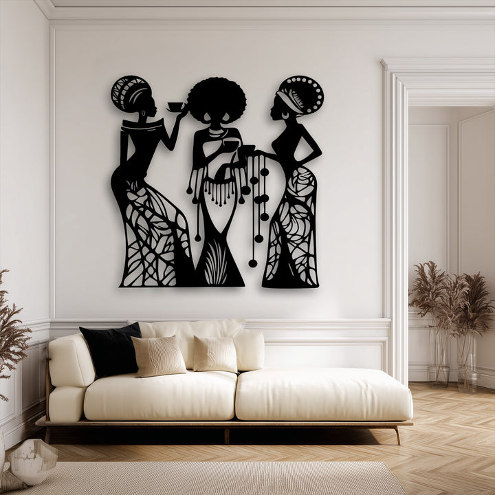 The sleek matte black finish of this Sacred Bond couple silhouette metal wall decor highlights its intricate cut-out patterns.