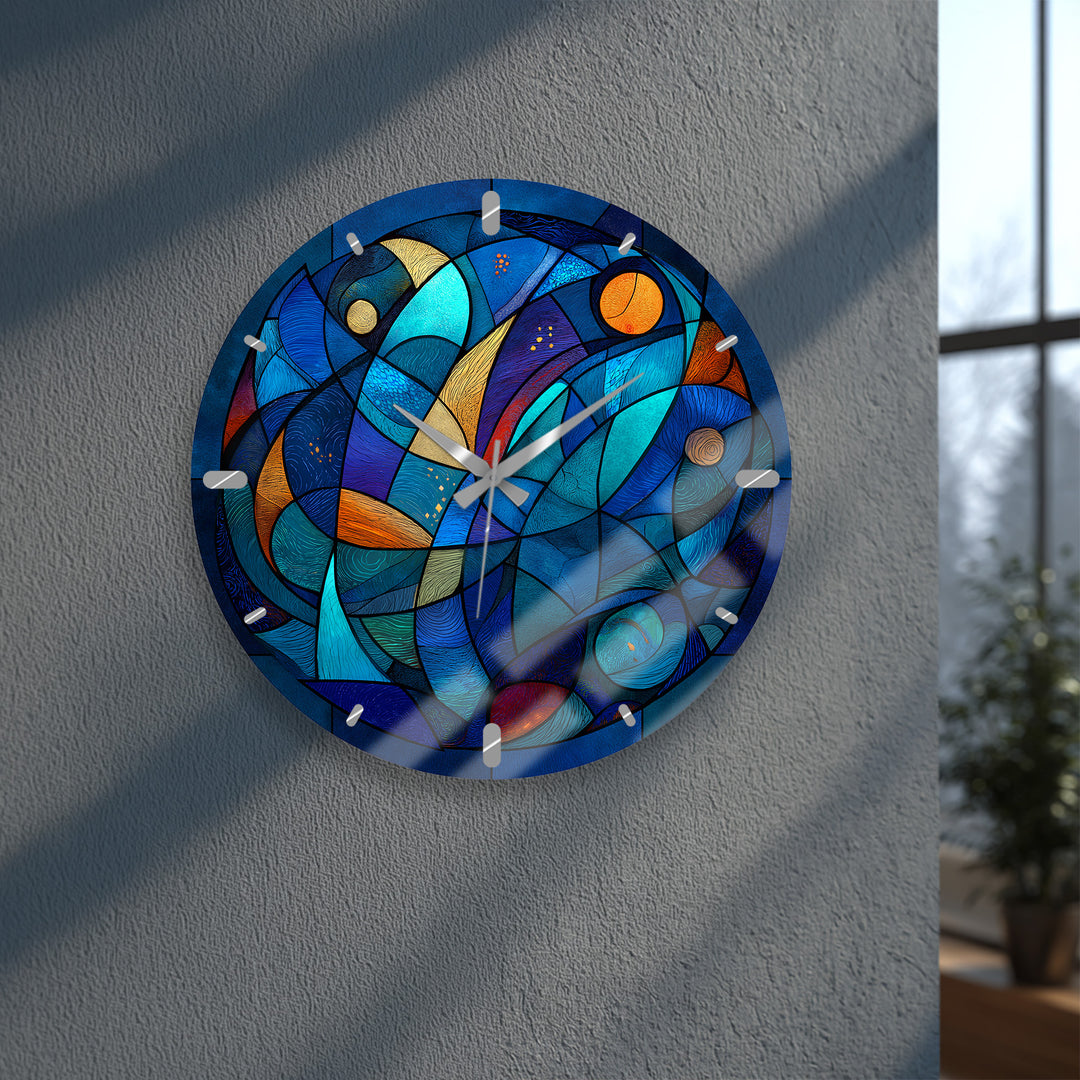 Blaue abstrakte Glas-Wanduhr – Dekor im Buntglas-Stil