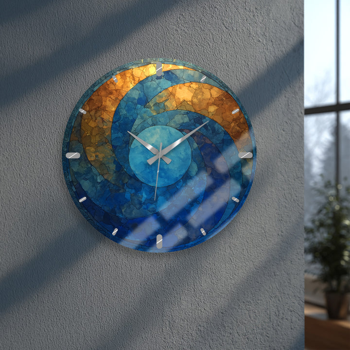 Blaue und goldene Glaswanduhr – abstraktes Kreisdekor