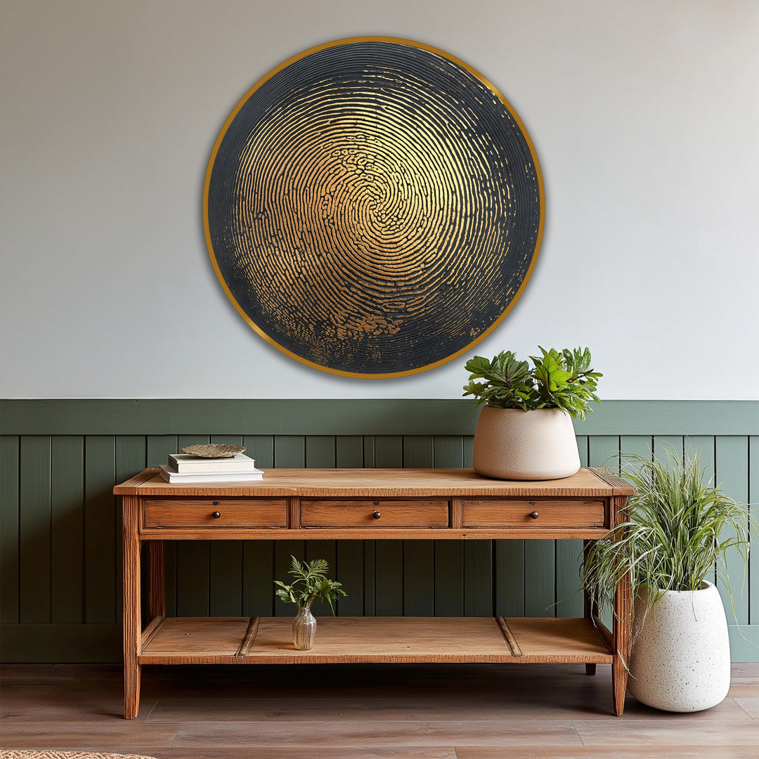 Exploring the abstract quality of the Golden Pulse, this round wooden oil painting artwork features an intriguing fingerprint-like pattern in glowing gold hues.