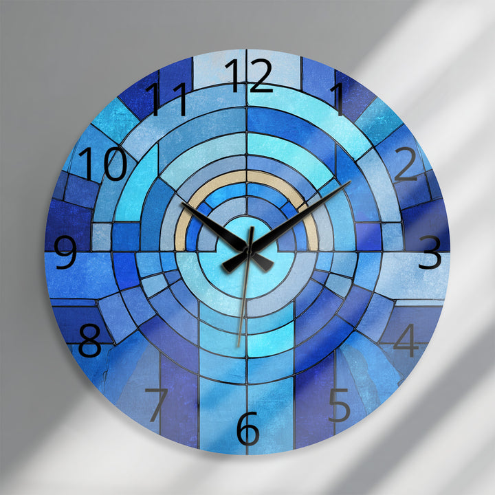 Blaue geometrische Glas-Wanduhr – Dekor im Buntglas-Stil