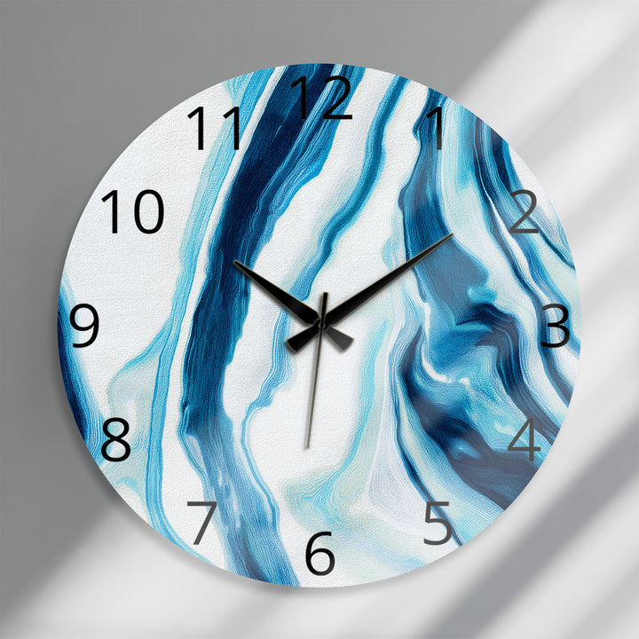 Blaue Marmorglas-Wanduhr – modernes blau-weißes Dekor
