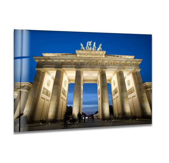 Crafted with exceptional clarity, the glass print of the majestic Brandenburg Gate at twilight showcases unique modern wall decor through its crisp details.