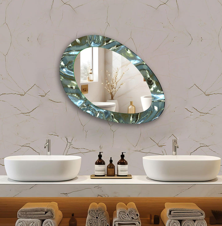 Wall mirrors combining modern aesthetics with classic elegance for timeless appeal
