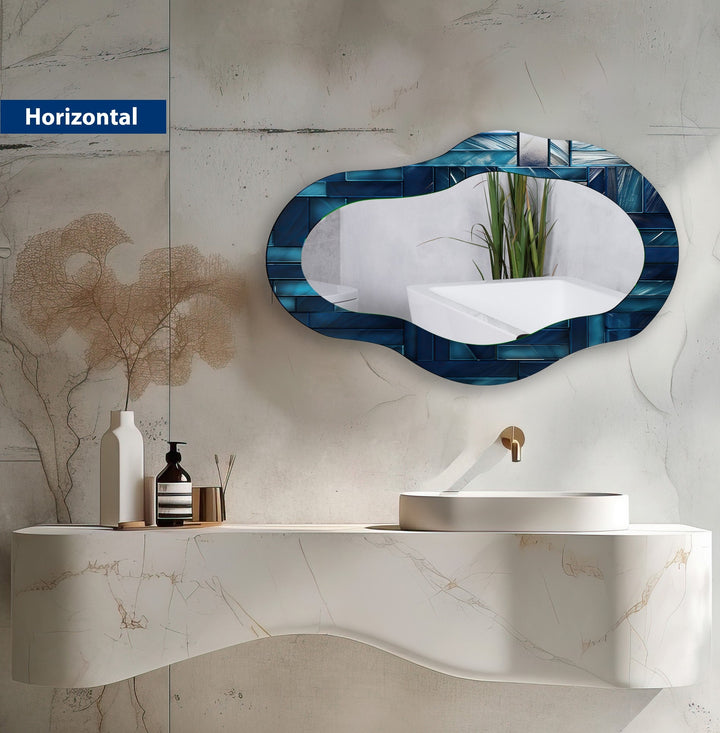 Blau gebeizter asymmetrischer Wandspiegel
