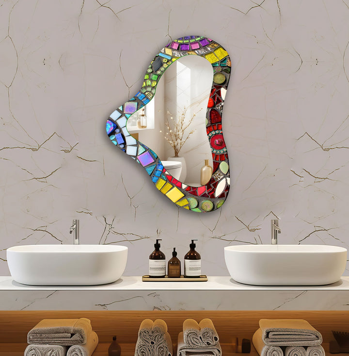 Mirror wall decor with creative frames and reflective details to elevate your home interior
