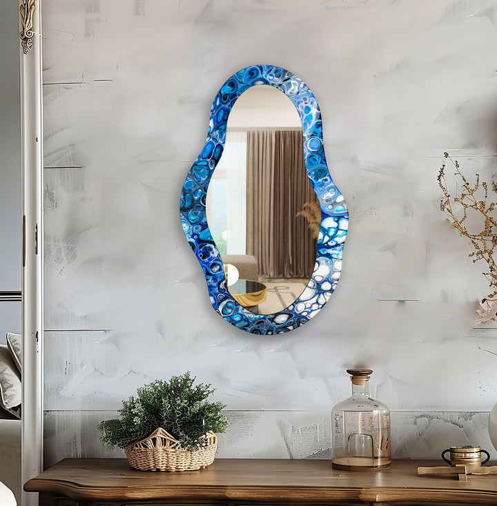 Wall mirrors combining modern aesthetics with classic elegance for timeless appeal
