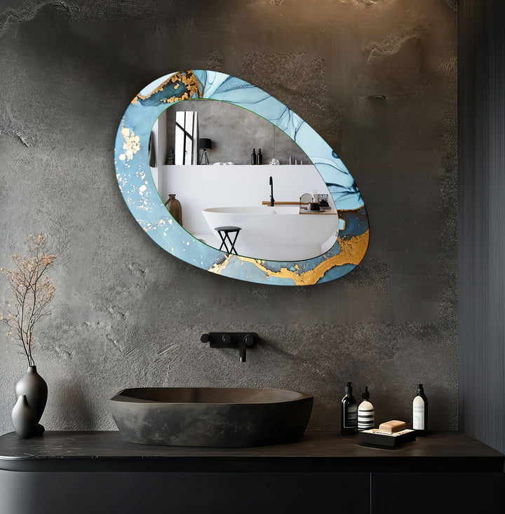Mirror wall decor combining reflective surfaces and artistic shapes for a stunning focal point
