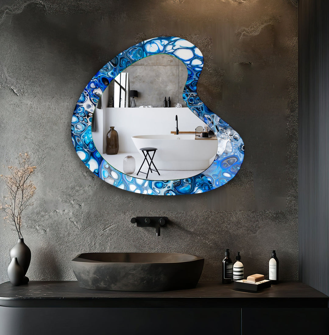 Wall mirrors combining modern aesthetics with classic elegance for timeless appeal
