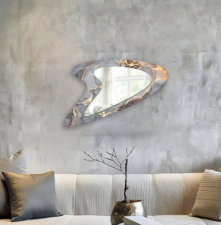 Wall mirrors combining modern aesthetics with classic elegance for timeless appeal
