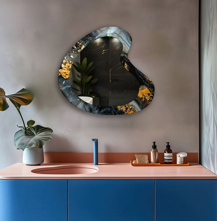 Eleganter dekorativer Wandspiegel aus goldenem Marmor
