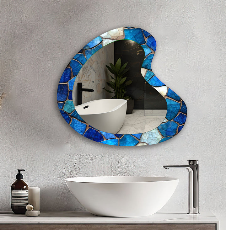 Wall mirrors combining modern aesthetics with classic elegance for timeless appeal
