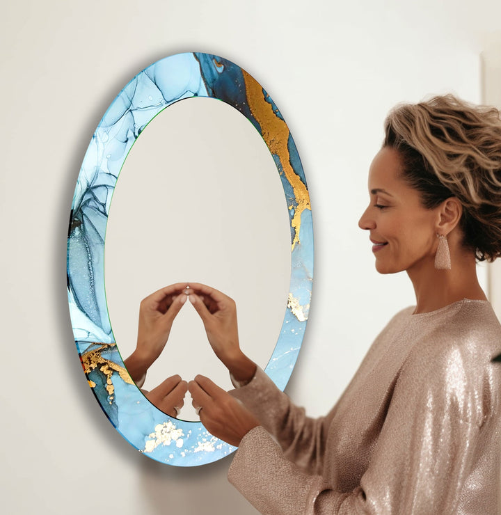 Decorative wall mirror featuring elegant details to enhance your home’s ambiance
