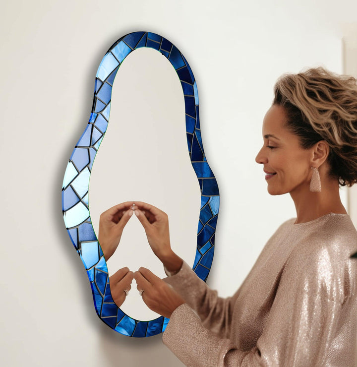 Decorative wall mirror featuring elegant details to enhance your home’s ambiance
