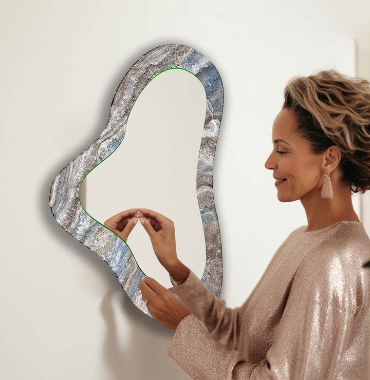 Mirror wall decor with creative frames and reflective details to elevate your home interior
